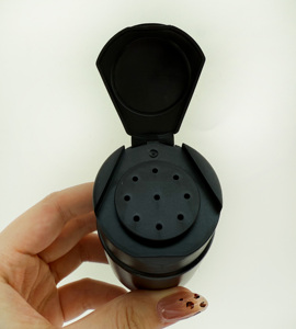 Bán buôn 70ml 150ml đen trắng PE Talc bột chai nhựa Fluffy bột chai với nắp lật - Product Image 6