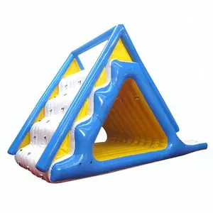 Juegos de agua al aire libre, Parque Acuático flotante inflable, trampolín, tobogán triangular de agua para adultos y niños