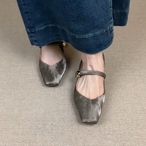 รองเท้าส้นสูงแฟชั่นเซ็กซี่สำหรับงานเลี้ยง ดีไซน์ส้นเหลี่ยม ปากตื้น หัวเหลี่ยม ประดับเลื่อม - Product Image 3