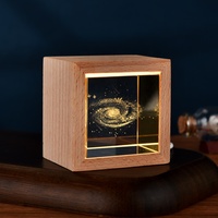 Cube en verre cristal gravé au laser 3D avec motif personnalisable et veilleuse LED en bois pour la décoration intérieure DIY