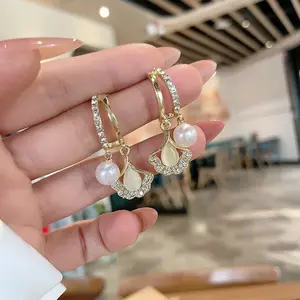 Yeni moda moda takı Ginkgo yaprak düzensiz kristal Hoop küpe kedi göz yeşim küpe kadınlar için