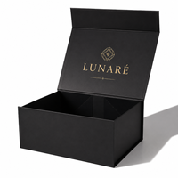 Nouvelle boîte cadeau rigide en carton de luxe, pliable, magnétique, avec grand logo en relief, revêtement UV haut de gamme, design personnalisé