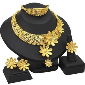 Conjunto de Joias de Luxo Exagerado para Mulheres em Ouro 24K, Conjunto de Colar, Pulseira, Brincos e Anel para Casamento Saudita - Product Image 6