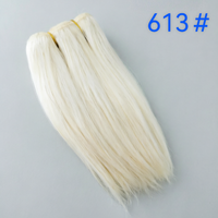 Precio al por mayor: Trama de pelo de cabra de 500 cm para peluca de muñeca, cabello liso de 20 cm de longitud, color 613, pedido mínimo 1 pieza