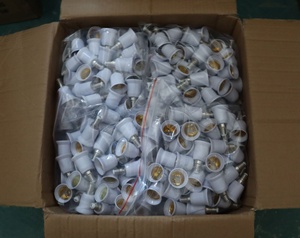 E14 Để E27 Adapter Đèn Ổ Cắm Chuyển Đổi Cơ Sở Có Thể Điều Chỉnh Pbt Chất Liệu Đèn Chủ Ánh Sáng Bóng Đèn - Product Image 4