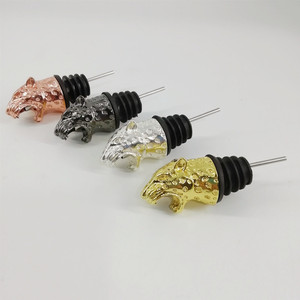 Bouchon verseur de vin tête de <span class=keywords><strong>cerf</strong></span>, Cadeaux d'anniversaire, Cadeaux de chasse, Pour hommes et papas, Verseur de bouteille d'<span class=keywords><strong>alcool</strong></span> pour spiritueux - Product Image 4