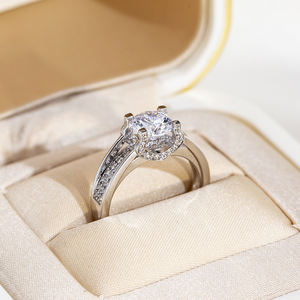 Anillo de Diamantes Cultivados en Laboratorio Messi Jewelry MSR-1744, Oro de 18K, Corte Redondo, Diseño de Garra de Toro, Joyería de Moda - Product Image 4