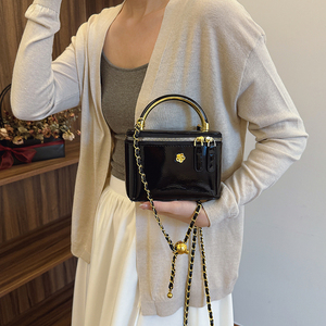 Borsa di Lusso da Donna; Tracolla di Alta Qualità in Materiale PU Lucido - Product Image 4