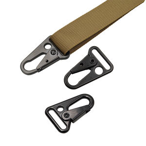 Mousqueton personnalisé en alliage de métal noir Mousqueton d'escalade Olecranon à bouche d'aigle Mousqueton à élingue tactique - Product Image 1