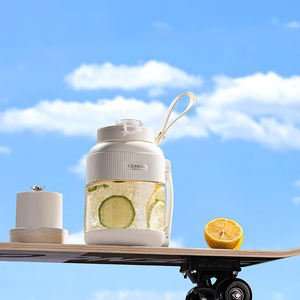 Exprimidor portátil automático de alta calidad de <span class=keywords><strong>Tik</strong></span> <span class=keywords><strong>Tok</strong></span>, Mini exprimidor de carga USB alrededor de la licuadora, Mini exprimidor de frutas Personal - Product Image 4