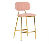 Tabouret de bar et de comptoir haut en tissu capitonné Channel, avec structure en métal doré poli, pour espace de coworking créatif et bistro privé