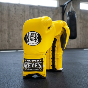 Guantes de Boxeo Cleto Reys de Cuero Vacuno para Cierre Profesional, con Características de Absorción de Humedad y Transpirabilidad para Artes Marciales - Product Image 3