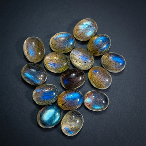 MAHNAJ GEMS Vente en gros de perles de bijoux en labradorite spectrolite naturelle, cabochons ovales, best-sellers, avec effet de changement de couleur, fil inclus - Product Image 1