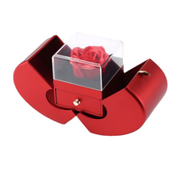 Boîte à bijoux à double porte style pomme pour colliers Rose Soap Flower Detail Glossy Lamination for Mother's Day Christmas Packaging
