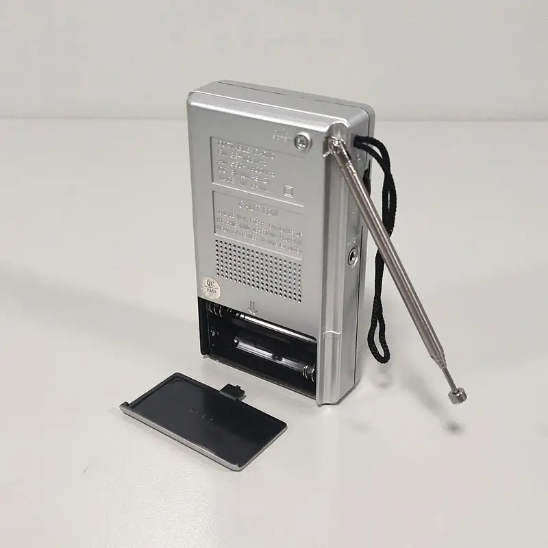 مكبرات صوت لاسلكية صغيرة محمولة باليد قابلة لإعادة الشحن مشغل FM USB MP3 مع هوائي تلسكوبي متعدد الوظائف