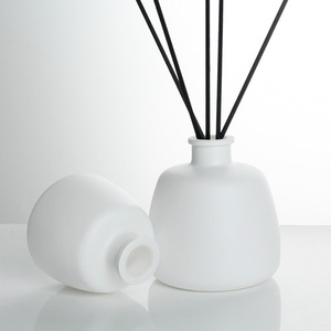 Commercio all'ingrosso di lusso vuoto Aroma rotondo vuoto profumo Reed diffusore di vetro Reed diffusore bottiglia diffusore - Product Image 2