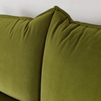Canapé en tissu vert olive antique, design nouveau, petit salon familial, trio médiéval