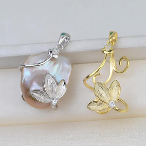 Colgante de Plata S925 Hecho a Mano con Diseño de Hoja Barroca Grande y Perla Hueca de Forma Especial, Accesorio para Mujer, Número de Artículo Base - Product Image 2