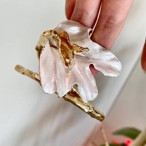 Pulseras de Moda con Diseño de Flor de Concha Blanca, Chapadas en Oro, de Aleación de Zinc, Regalo Romántico para Mujer 2026 - Product Image 3