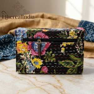 Bolso bandolera floral Kantha, bolso cruzado de algodón acolchado, bolso tipo sobre hecho a mano, estilo bohemio, cuero vegano - Product Image 3