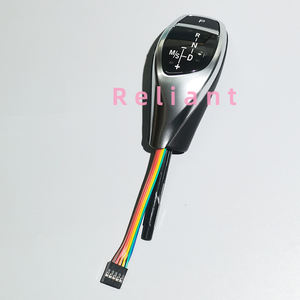 Perilla de cambio de marchas LED Manija de palanca de cambios automática (RHD) para <span class=keywords><strong>BMW</strong></span> Serie 3 E46 <span class=keywords><strong>E90</strong></span> E91 E92 E93 316i 318i <span class=keywords><strong>320d</strong></span> 320i 323i - Product Image 3