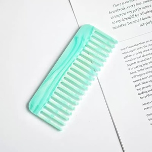 Peine de pelo personalizado de acetato con inicial, de dientes anchos, portátil, desenredante, con patrón de mármol, para nombre, regalo para amigos, familiares, profesores - Product Image 3
