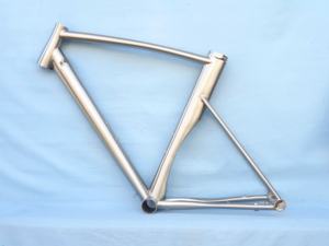 Cadre <span class=keywords><strong>de</strong></span> vélo HFT Titanium ISP Track Cadre <span class=keywords><strong>de</strong></span> vélo à pignon fixe <span class=keywords><strong>Tige</strong></span> <span class=keywords><strong>de</strong></span> <span class=keywords><strong>selle</strong></span> intégrée Cadre TT - Product Image 5