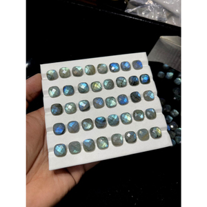 Lot de labradorite de qualité supérieure, taille à chevrons : pierres précieuses en vrac de formes variées pour la fabrication de bijoux, prix de gros - Product Image 6