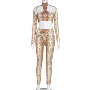 Viviblook J25ST344 Conjunto Casual de Otoño para Mujer, Estampado de Serpiente, Top Corto de Manga Larga, Pantalones Ajustados, Conjunto de Dos Piezas - Product Image 4