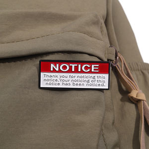 Aufmerksamkeits-Schilder Emaille-Anstecknadeln Lustige Zitat-Broschen Danke für die Aufmerksamkeit Dieses Hinweis-Abzeichen Schmuck Geschenk Großhandel Humorvoll - Product Image 3