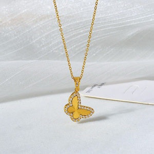 Collares con Colgante Ovalado de Corazón, Trébol y Mariposa con Borde de Circonitas |   Acero Inoxidable con Baño de Oro PVD de 18K |   Joyería Hipoalergénica e Impermeable para Mujer - Product Image 1