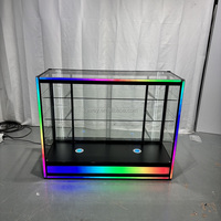 Vitrinen aus gehärtetem Glas mit Farbbasis für Tabakläden, Wandvitrine mit starkem LED-Licht