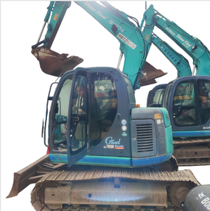 Mini-excavatrice hydraulique Kobelco SK70SR d'occasion en vente, bon état, faible nombre d'heures de fonctionnement - Product Image 1