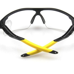 Gafas de Ciclismo Yueli Unisex, Gafas de Sol Deportivas para Exteriores, Resistentes al Viento, Ligeras, Marco de Plástico, Doble Cristal Gris Esmerilado, Rojo Transparente - Product Image 3