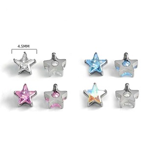 Pendiente de labio con circonita de estrella de cinco puntas, de aleación de titanio con engaste de púas, joyería de moda para perforaciones en el cartílago de la oreja, la nariz y la orejera. - Product Image 2