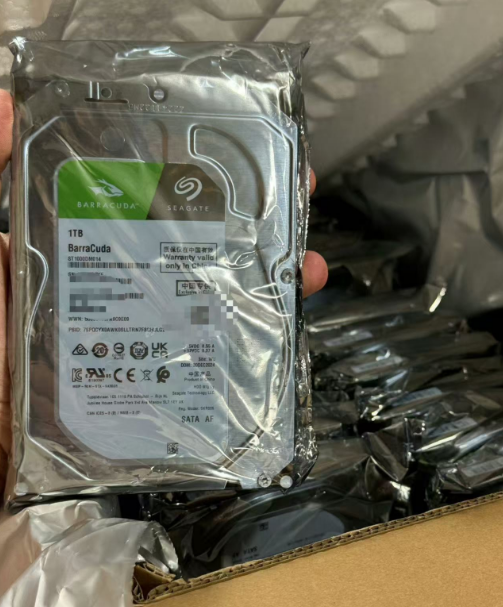 ST1000DM014 Internal SATA 3.0 Interface 7200 Rotation Speed 5*8 Operating Mode Desktop Hard Drive New Product