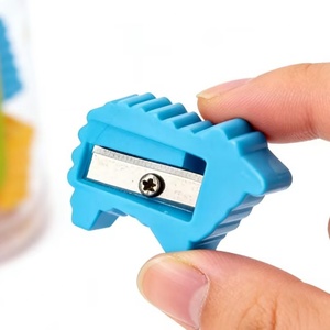 Taille-crayon amusant en forme de mouton, petit format, couleurs vives, en plastique, tendance, idéal pour les enfants et les étudiants, parfait comme cadeau de papeterie. - Product Image 3