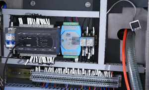 Máquina de Envasado al Vacío Automática Eléctrica DQ305L-E para Bandejas de Frutas, con Atmósfera Modificada y Film Estirable para Bebidas y Productos Químicos - Product Image 3