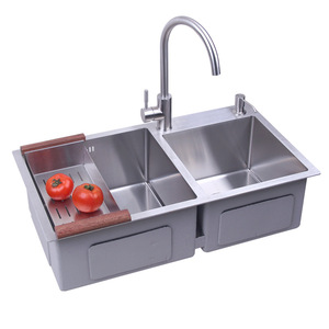 Évier double en acier inoxydable 304 7843T2 à encastrer sous le plan de travail, évier de cuisine pour laver les légumes avec support en bois, finition mate brossée - Product Image 1