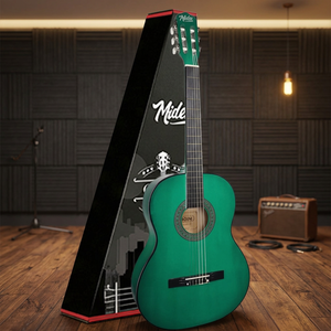 Guitare classique verte 4/4 avec manche en Sapele, tige de tension réglable et table en épicéa |   Midex CG-270GR - Product Image 3
