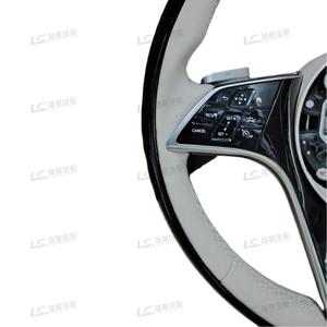 Volante de Cuero Bicolor Blanco y Negro para Mercedes Benz Estilo <span class=keywords><strong>AMG</strong></span> Multifunción Compatible con <span class=keywords><strong>Clase</strong></span> C/<span class=keywords><strong>E</strong></span>/GLC Piezas de Automóvil al por Mayor - Product Image 2