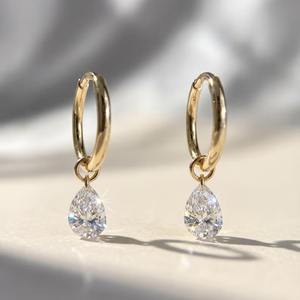 Pendientes de Diamantes con Corte Princesa Elegantes y de Alta Calidad para Damas, Joyería Fina de Oro para Bodas, Disponibles al Mejor Precio Competitivo - Product Image 1