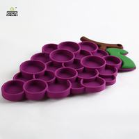 2025 produits pour chats style raisin tapis d'alimentation pour animaux de compagnie ventouse en silicone tapis de nourriture pour chat