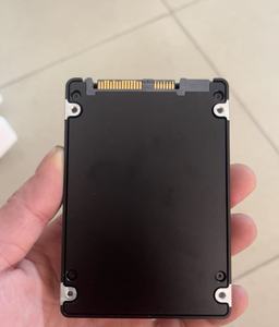 PM1635a Sas 800GB 2.5 นิ้ว SAS 12Gbps สภาพดี 95%-100% ฮาร์ดดิสก์ SSD มือสอง PM1635a - Product Image 3