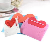 Sac cadeau Ins Style love Logo personnalisé Sac cadeau de mariage en carton rose Sac d'emballage cadeau rouge simple en forme de coeur Sac à main