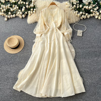 Robe décontractée élégante pour femme WIWT, bleu clair, avec empiècements en dentelle, col en V, manches longues bouffantes, coupe trapèze, avec ceinture à nouer, idéale pour le quotidien et les vacances
