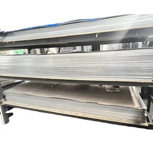 Maille décorative perforée en acier et aluminium pour cloisons de couloirs et décoration intérieure - Product Image 4