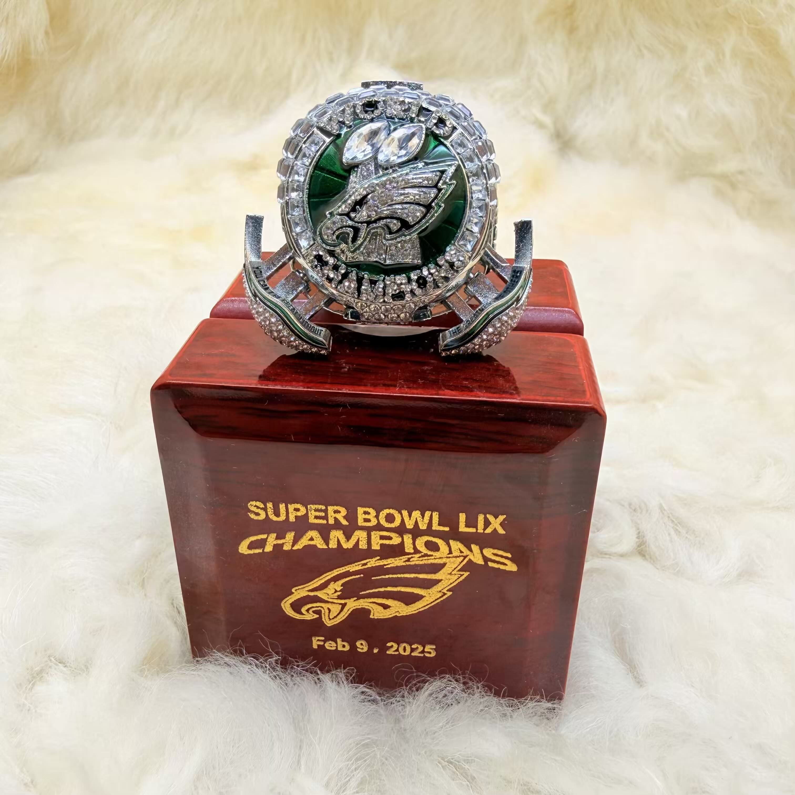 Bague aigles en argent avec boîte logo