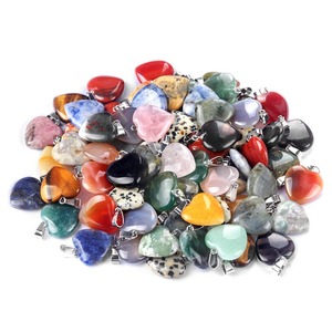 20mm Cristal Naturel Agate Semi-précieux Pendentif Dainty Amour Coeur Guérison Chakra Reiki Mode Pendentif Collier En Gros - Product Image 1