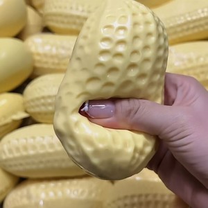 Juguete Blandito de Sandía Viral de Tendencia 2026, con Relleno de Gelatina de Vaselina de Alta Elasticidad, Sensación de Peso en la Mano, Pelota Antiestrés de Fruta para Apretar - Product Image 4
